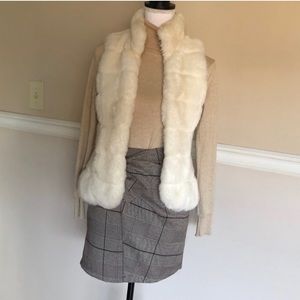 White House Black Market Faux Fur Vest XXS